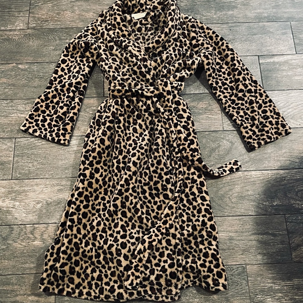 Leopard print robe